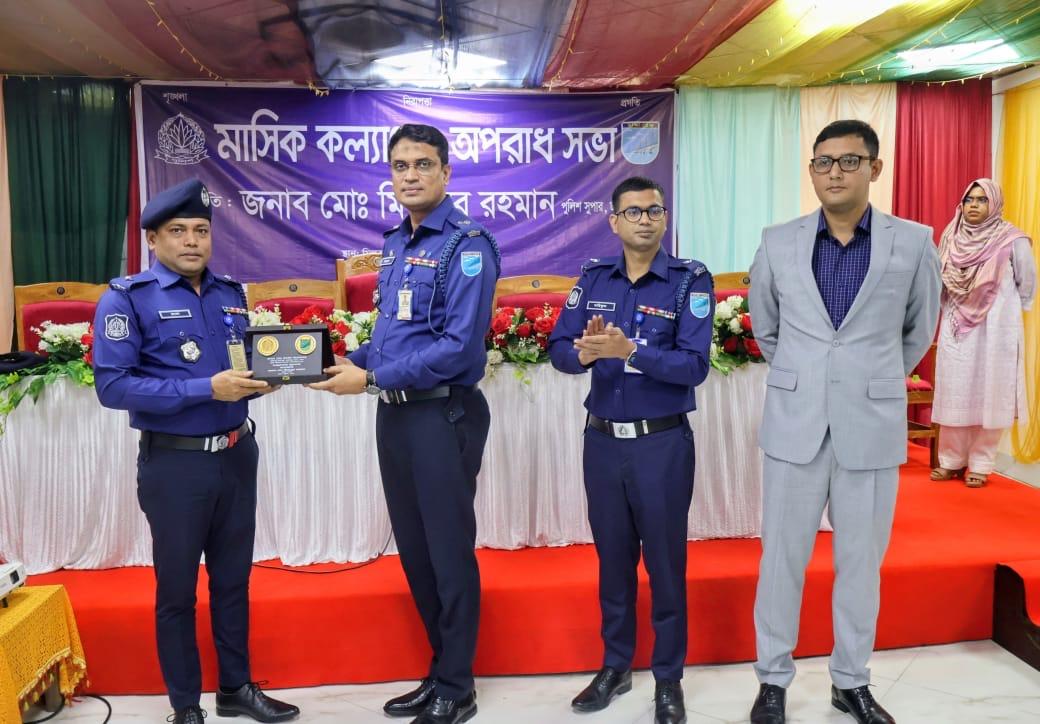 ঢাকা জেলার শ্রেষ্ঠ ওসি আশুলিয়া থানার রুবেল হাওলাদার